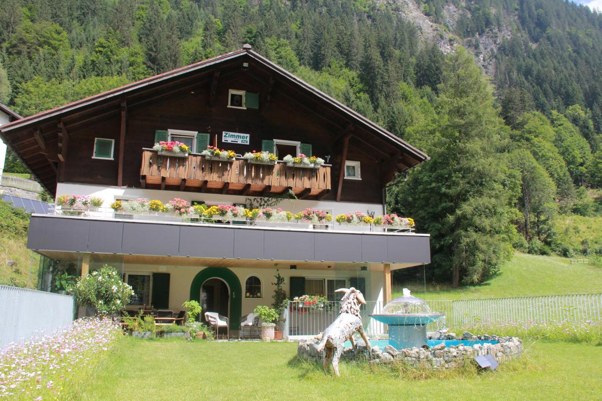 Bed and Breakfast Haus Am Rain Partenen Exterior foto